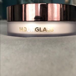 Hourglass Veil Translucent Powder